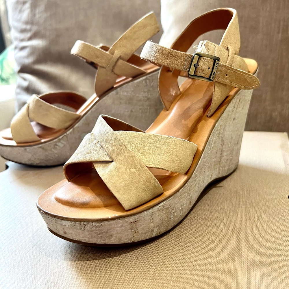 Kork Ease Bette cream/tan platform sandals size 5.